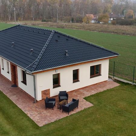 Apartman Uprostred Trojuhelniku Praha - Karlovy Vary - Plzen Holešovice Kültér fotó