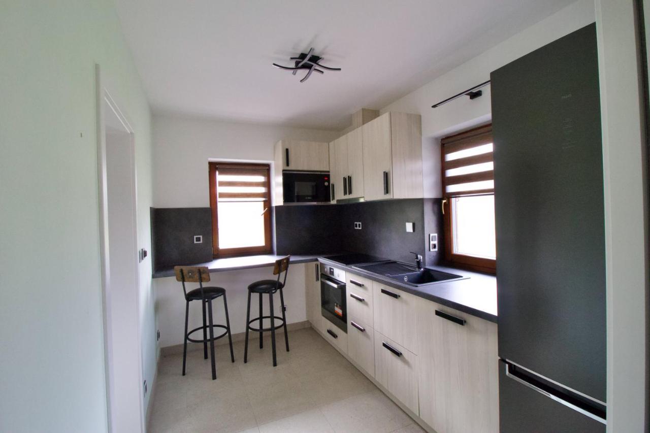Apartman Uprostred Trojuhelniku Praha - Karlovy Vary - Plzen Holešovice Kültér fotó