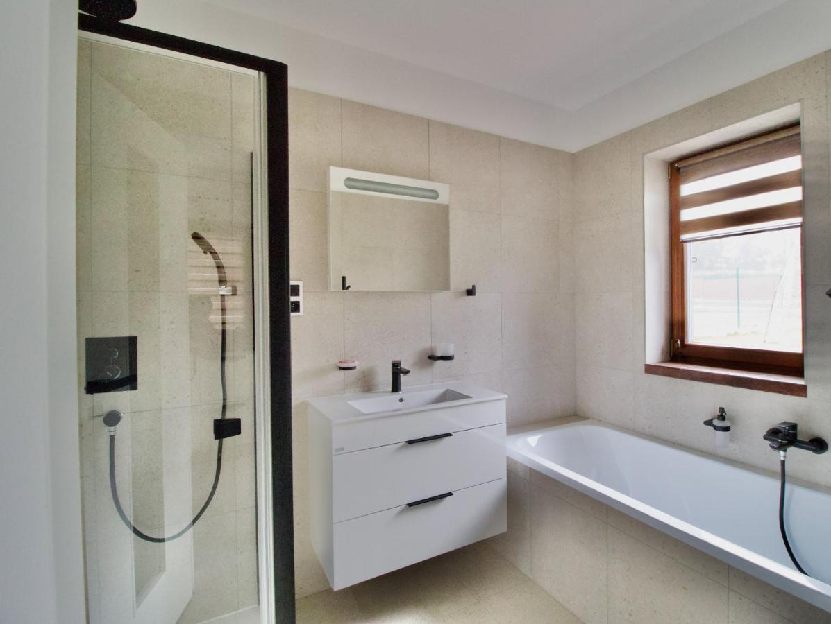 Apartman Uprostred Trojuhelniku Praha - Karlovy Vary - Plzen Holešovice Kültér fotó