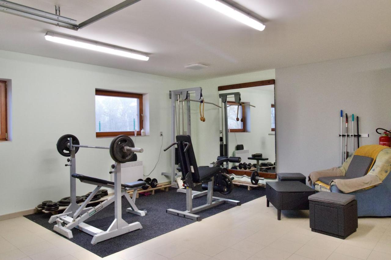 Apartman Uprostred Trojuhelniku Praha - Karlovy Vary - Plzen Holešovice Kültér fotó